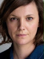 Chloe Metcalfe / Kobieta