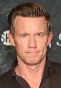 Warren Kole 