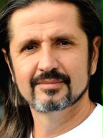 Levente K&aacute;rp&aacute;ti