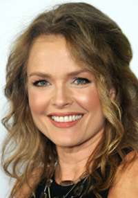 Dina Meyer 
