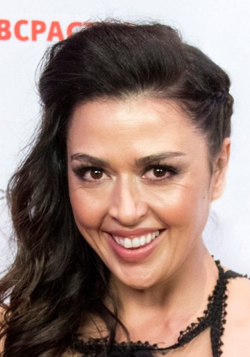 Aliyah O'Brien / Regina / Recepcjonistka
