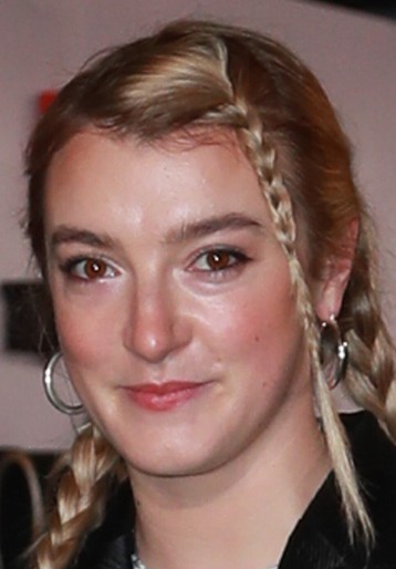 Faoileann Cunningham / Siostra Jen