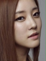 Woo-ri Koh / Yoo-ra Seo, jedyna córka In-cheola i Hye-jin