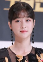 Ye-ji Seo / Królowa Jeongsun