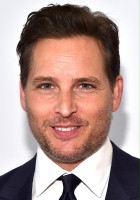 Peter Facinelli / Dr Carlisle Cullen