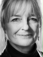 Merete Voldstedlund / Trine - Henriks mor