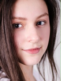 Jordanne Jones / Lily Molloy