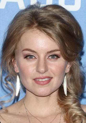 Sarah Minnich / Alice Summer