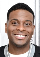 Kel Mitchell / Pan Right