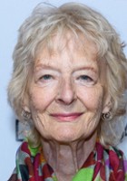 Caroline Blakiston / Ciotka Agatha