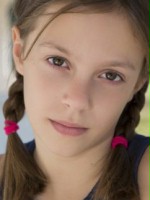 Mackenzie Clynes / Melissa