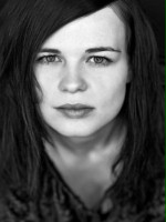 Natalie MacMahon / Ona