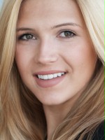 Niki Tassioulis / Gwen