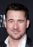 Barry Sloane / Sierżant Jim Dawson