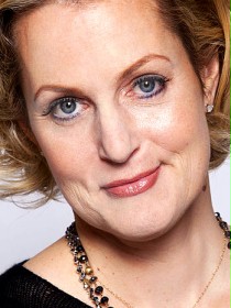 Alexandra Wentworth / Lina Vyanti