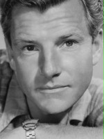 Kenneth More 