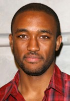 Lee Thompson Young / Detektyw Barry Frost