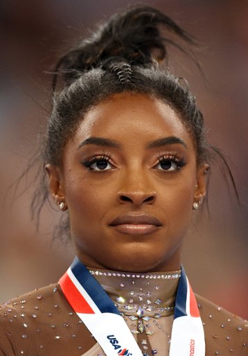 Simone Biles / 