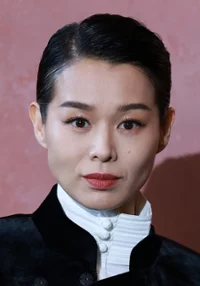 Myolie Wu 