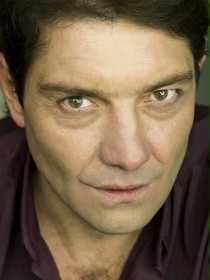 Ramiro Alonso / Oficer Lopez