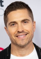 Eric Winter / Walter