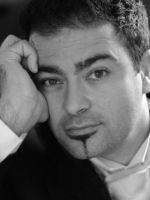 Chris Crudelli / 
