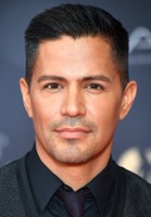 Jay Hernandez / 