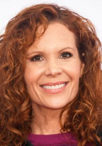 Robyn Lively 