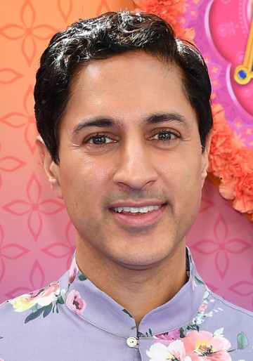 Maulik Pancholy / Sanjay