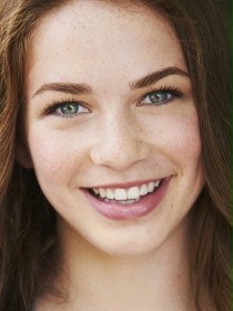 Shelby Bain / Uczennica 9 klasy szkoły tańca