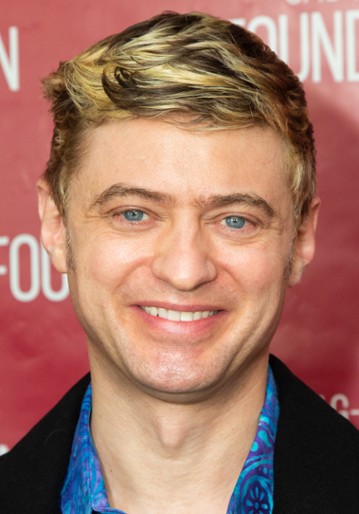 Crispin Freeman / Porucznik Nolan