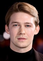 Joe Alwyn / Rzeczoznawca ds. przedmiot&oacute;w kolekcjonerskich / Pasażer / Joseph