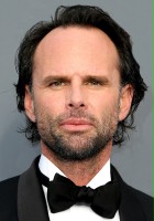 Walton Goggins / 