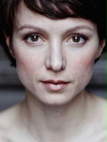 Julia Koschitz / Isabell