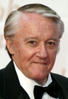 Robert Vaughn / Dr. Arno Franken