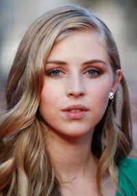 Hermione Corfield 