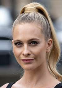 Poppy Delevingne 