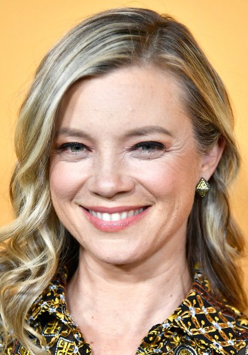 Amy Smart / Barbara Whitmore
