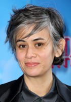 Suttirat Anne Larlarb 