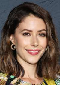 Amanda Crew 