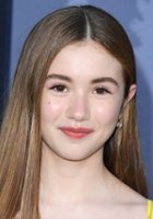 Lucy Paez / Zoe