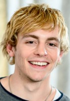 Ross Lynch / Harvey Kinkle