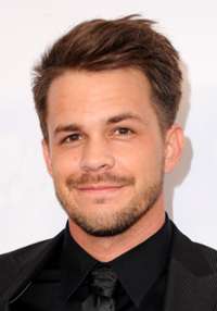 Johnny Simmons I
