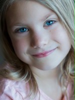 Abigail Pniowsky / Hannah (8 lat)