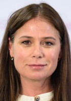 Maura Tierney / Lynn