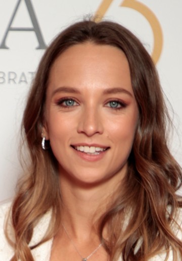 Molly Windsor / Holly Winshaw