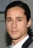 Peter Gadiot / Cyrus