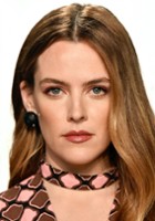 Riley Keough / Marie Currie