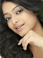 Janani Iyer / Lakshmi