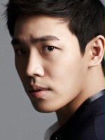 Dong-ha Lee / Kang-min Goo, młodszy brat Kang-mo